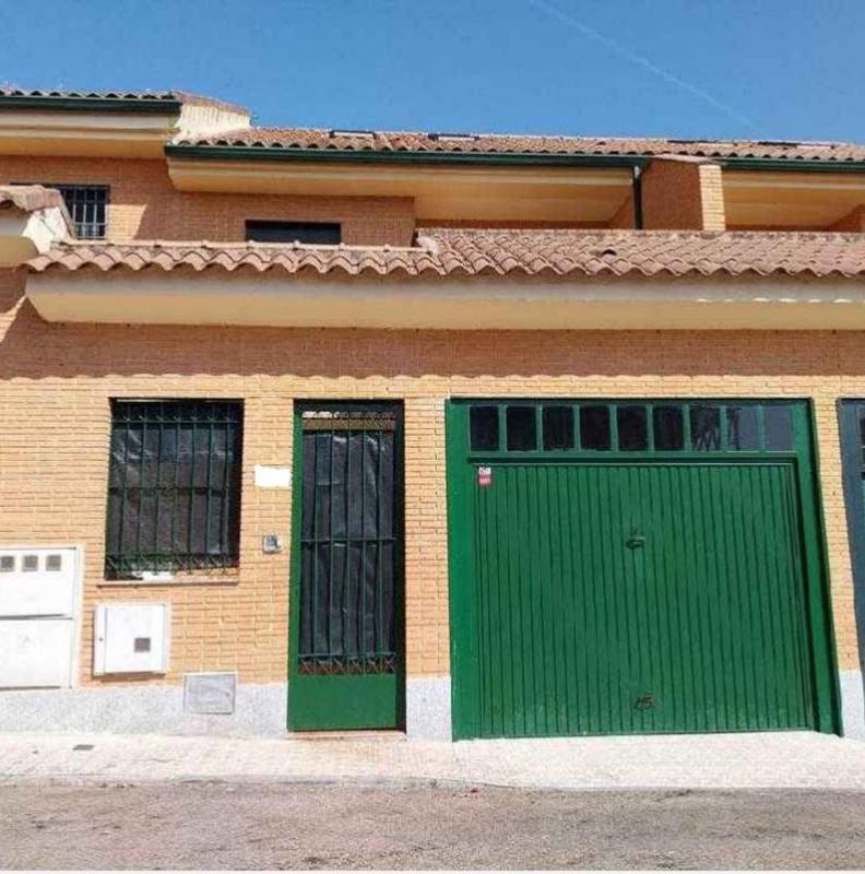 Propiedades en venta y alquiler en España photo 1