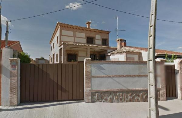 Chalet independiente en venta en Casa o chalet en Calle Dos de Mayo s/n, Camarenilla, Camarenilla
 photo