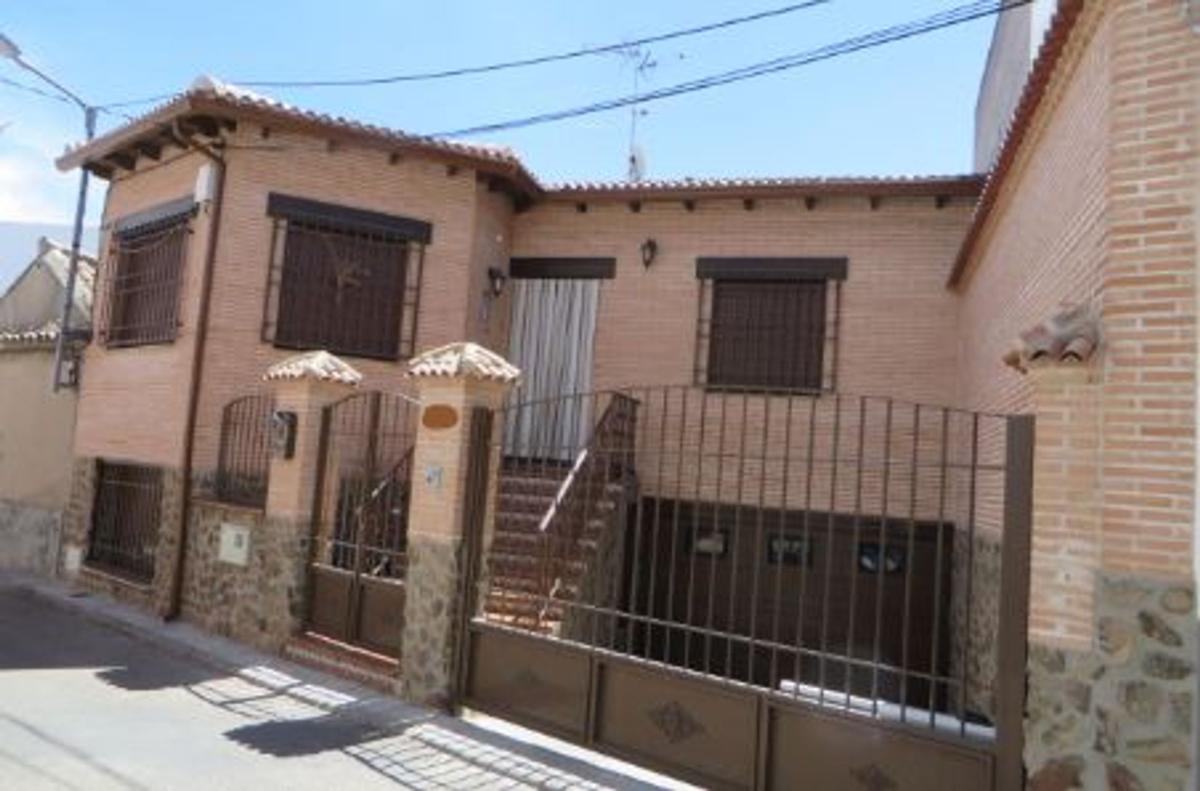 Propiedades en venta y alquiler en España photo 1