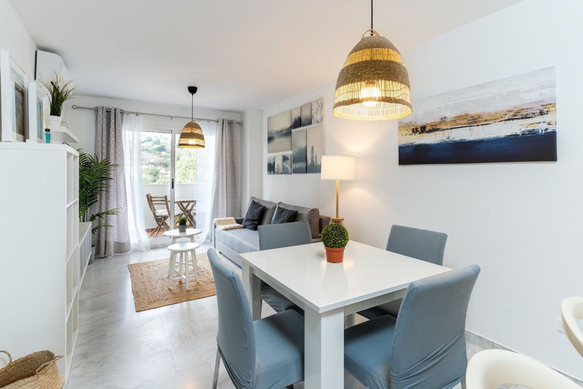 Venta de piso en Piso en Calle Poseidón, 5, Nueva Torrequebrada, Benalmádena, Benalmádena
photo 1
