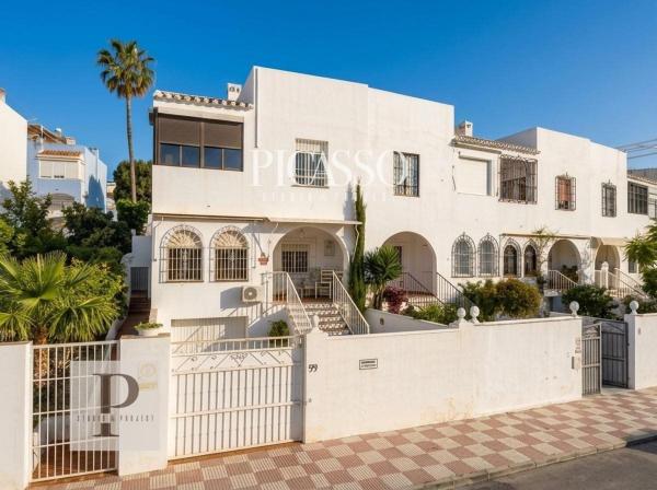 Chalet adosado en Calle Corelli, La Colina, Torremolinos thumbnail 3