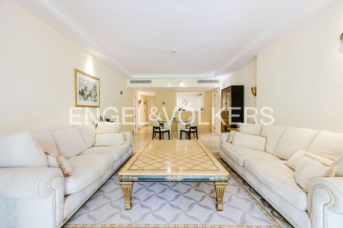 Venta de piso en Piso en Carretera de Cádiz, Kempinski, Estepona, Estepona
 photo 2