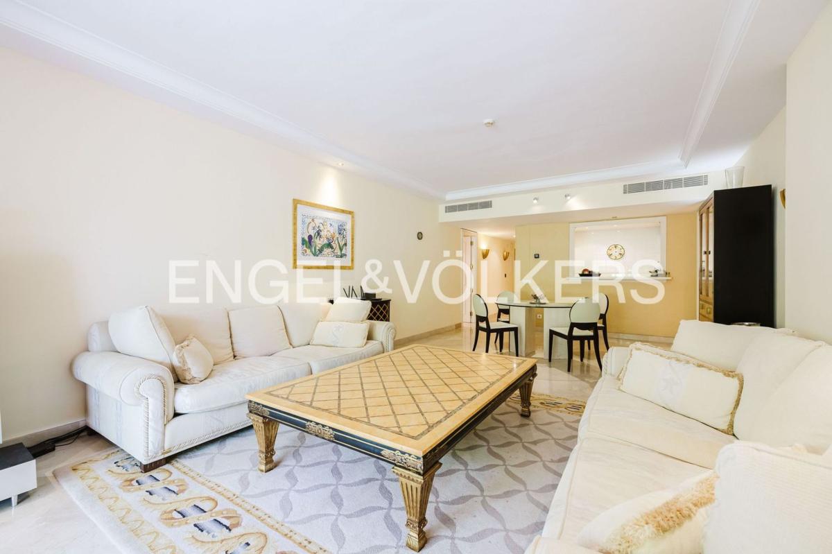 Venta de piso en Piso en Carretera de Cádiz, Kempinski, Estepona, Estepona
 photo 3