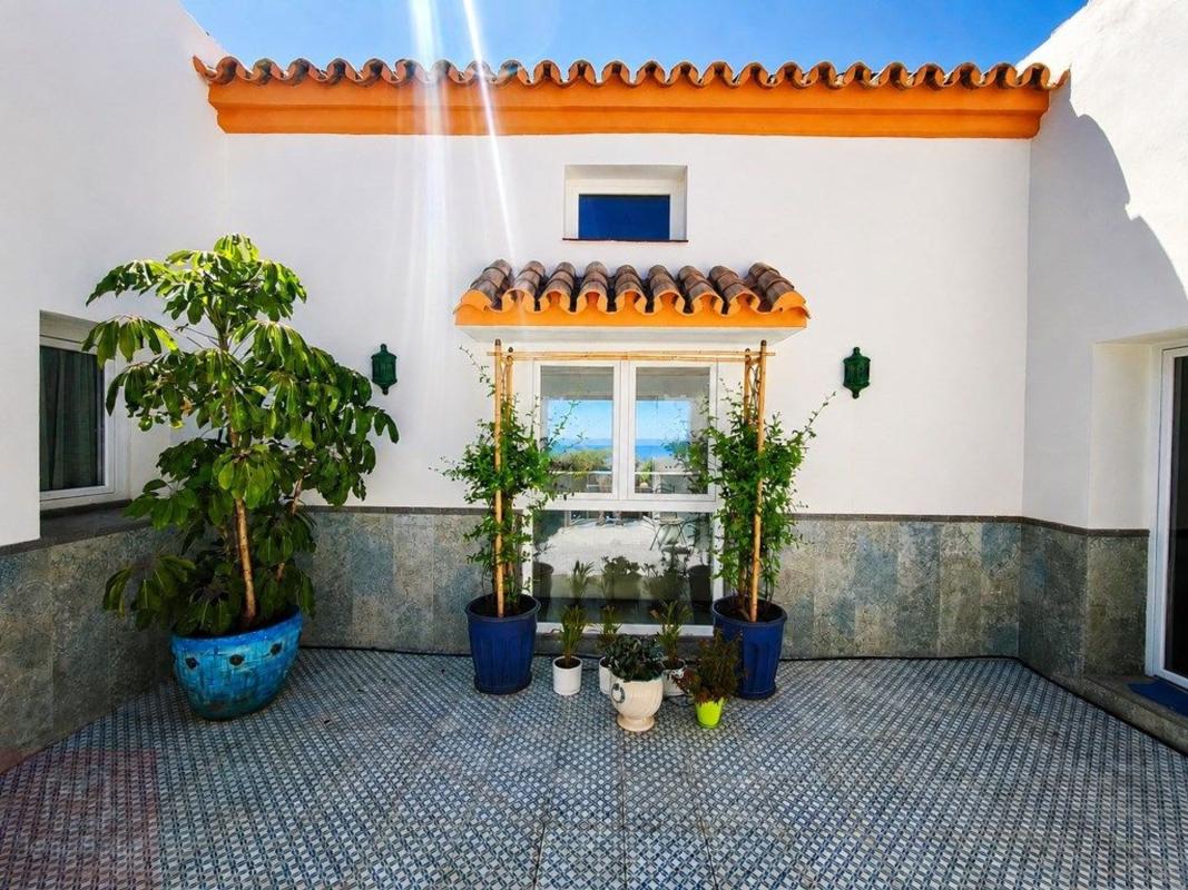 Properties for sale and rent in Spain photo 4