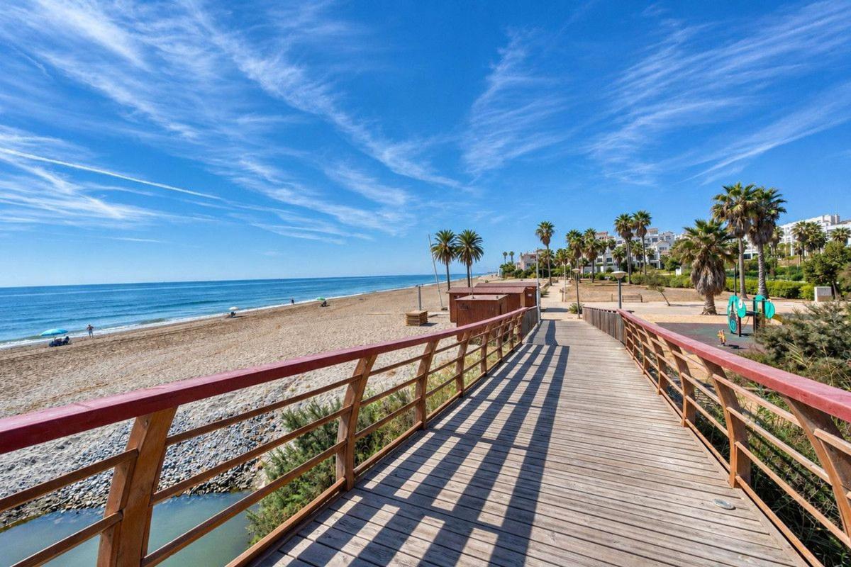 Venta de duplex en Dúplex en Avenida México, Bahía Dorada, Estepona, Estepona photo 3