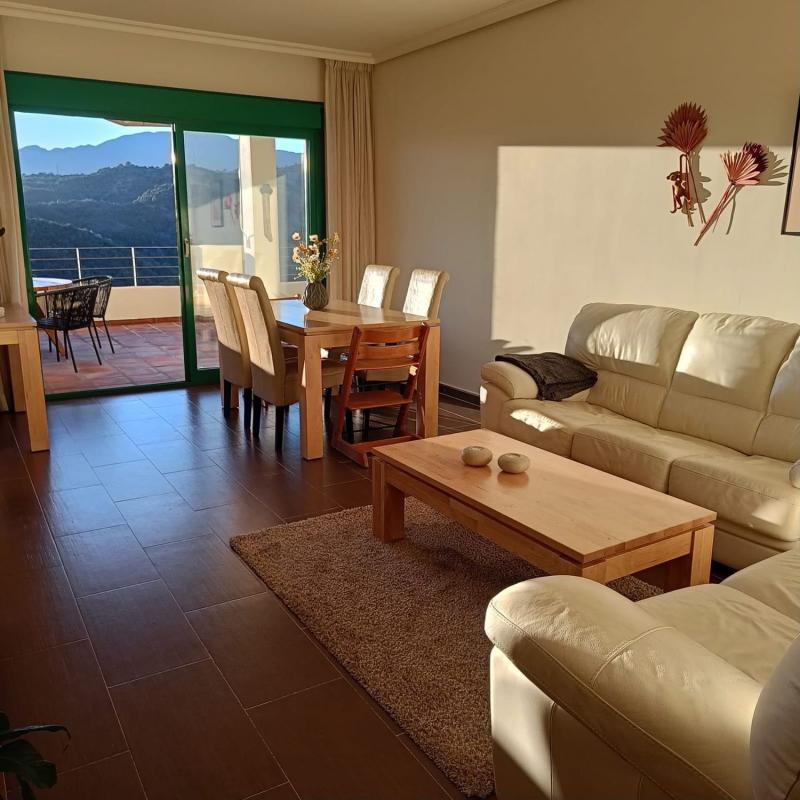 Venta de piso en Piso en La Concha-Resina Golf, Estepona, Estepona
 photo 4