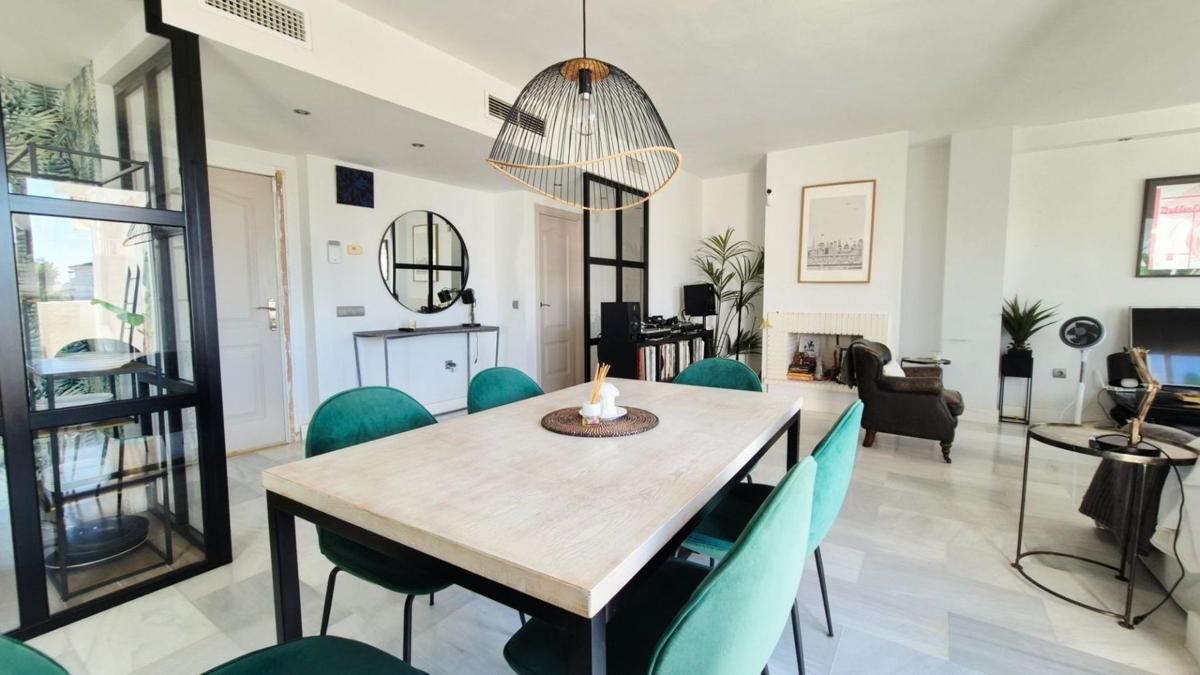 Venta de piso en Piso en La Dama de Noche-La Alzambra, Marbella, Marbella
photo 2