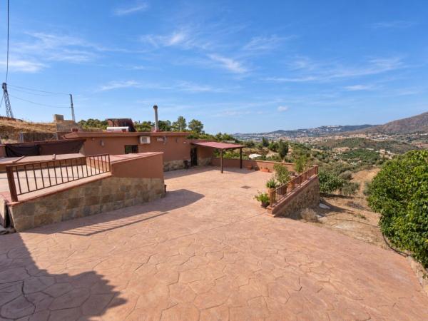 Finca rústica en venta en Casa rústica en Valtocado - La Alquería - La Atalaya, Mijas , Mijas photo 1