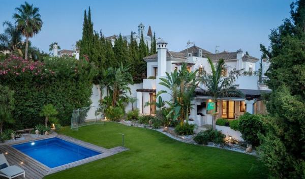 Casa o chalet independiente en Calle Parque Central, Parque Central, Estepona thumbnail 2