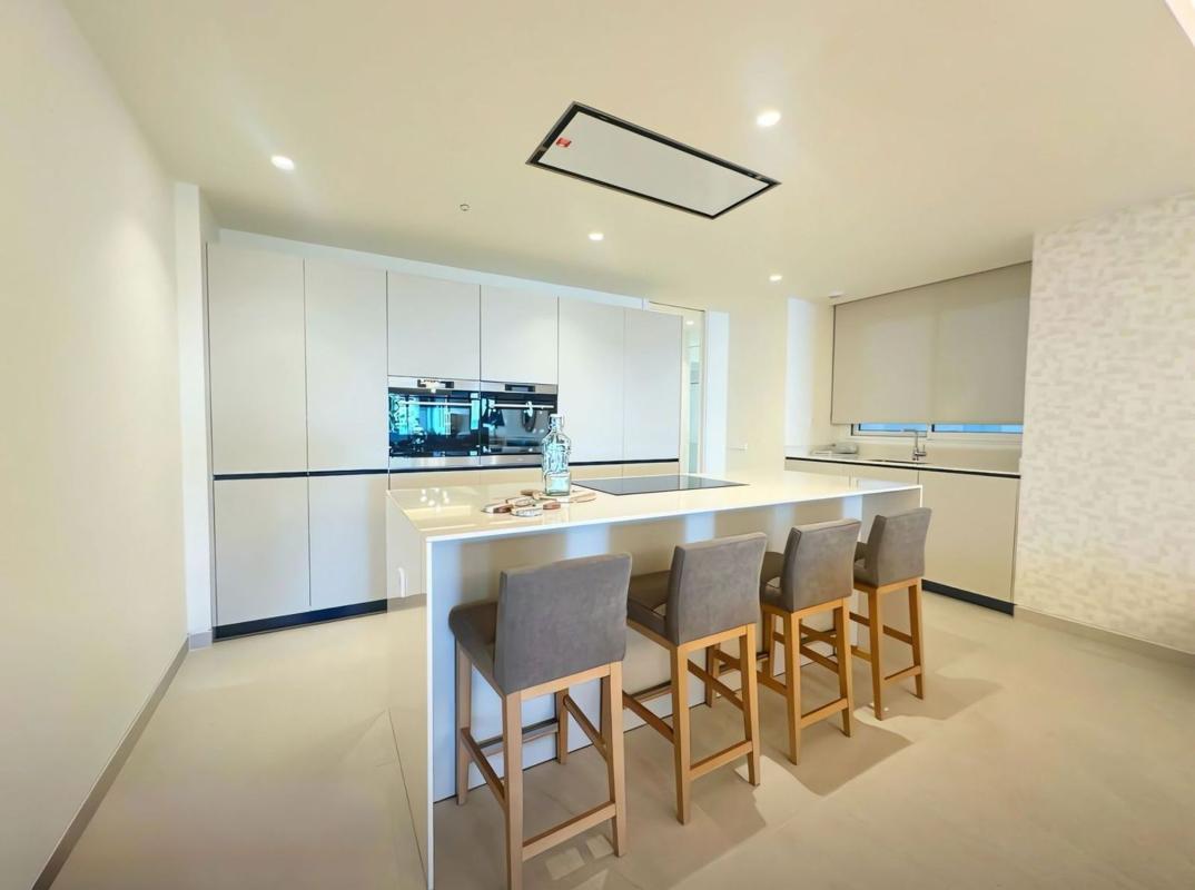 Продажа квартиры на Piso en Calle Parque Central, Parque Central, Estepona, Эстепона
photo 4