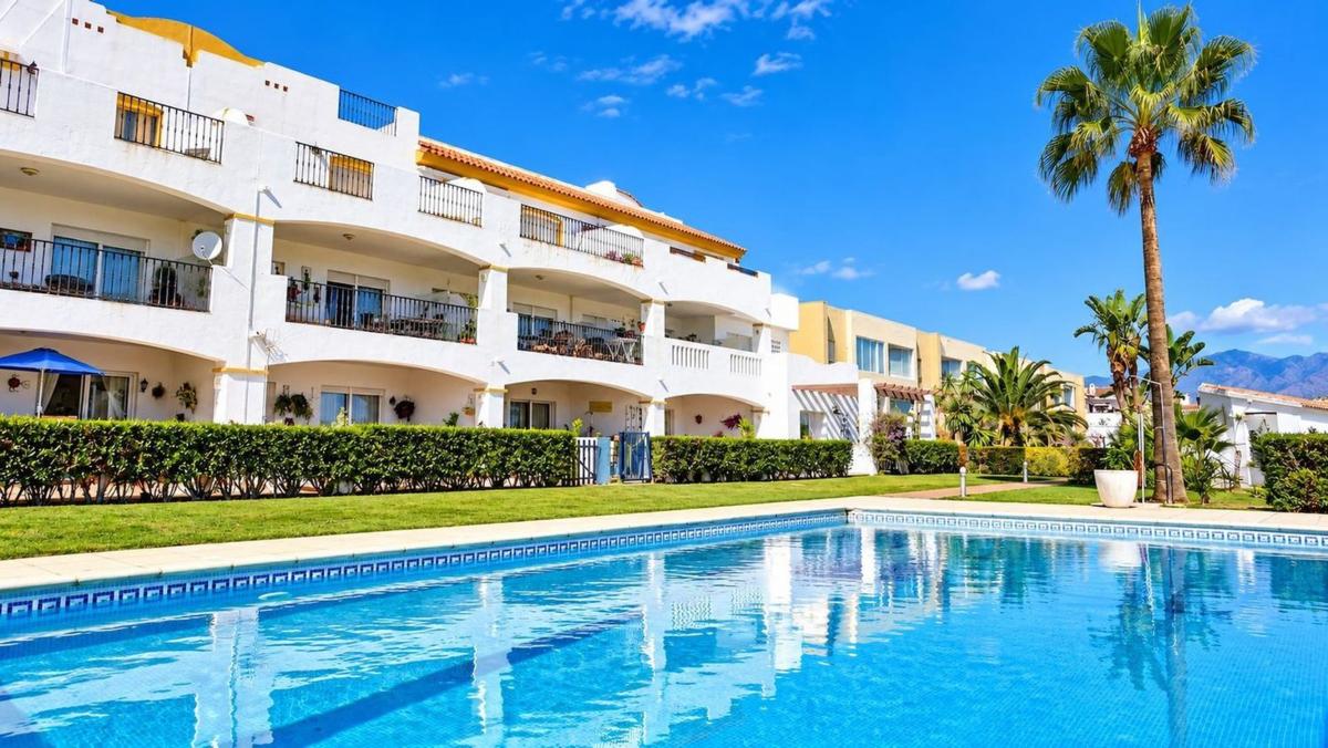 Venta de piso en Piso en N-340, Puerto de la Duquesa, Manilva, Manilva
photo 1