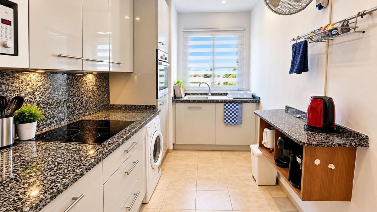 Venta de piso en Piso en N-340, Puerto de la Duquesa, Manilva, Manilva
photo 4
