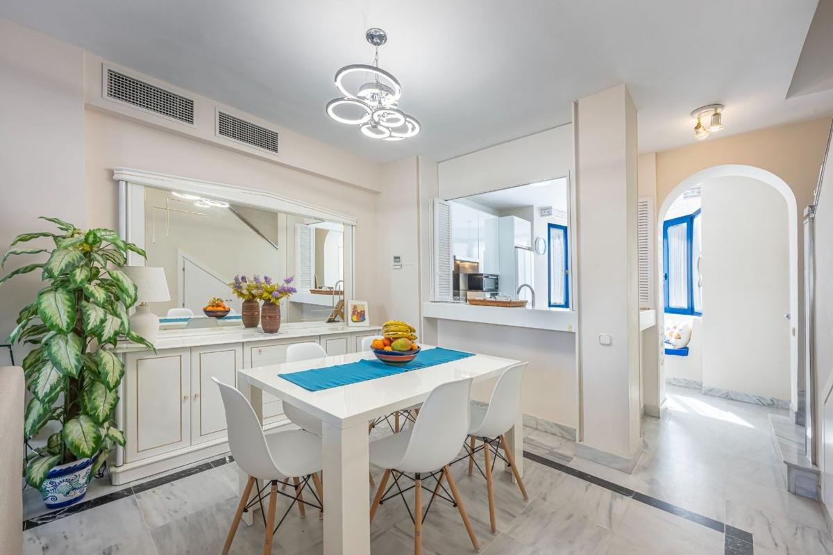 Sprzedaż duplexu w Dúplex en Calle de Ramón Gómez de la Serna, 23, Playa de la Fontanilla, Marbella, Marbella photo 5