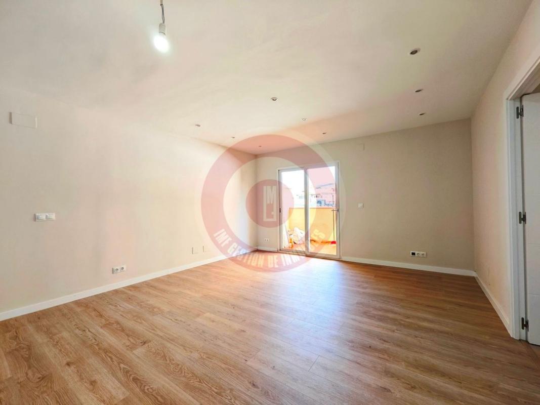 Venta de piso en Piso en Calle Reñidero, 7, Norte - Barrio del Pilar - El Reñidero, Vélez-Malaga, Vélez-Malaga
photo 2