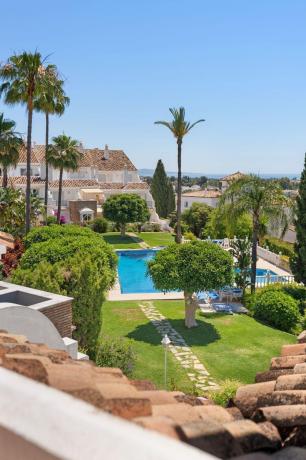 Chalet adosado en Calle Jazmín, Paraiso-Barronal, Estepona photo 1