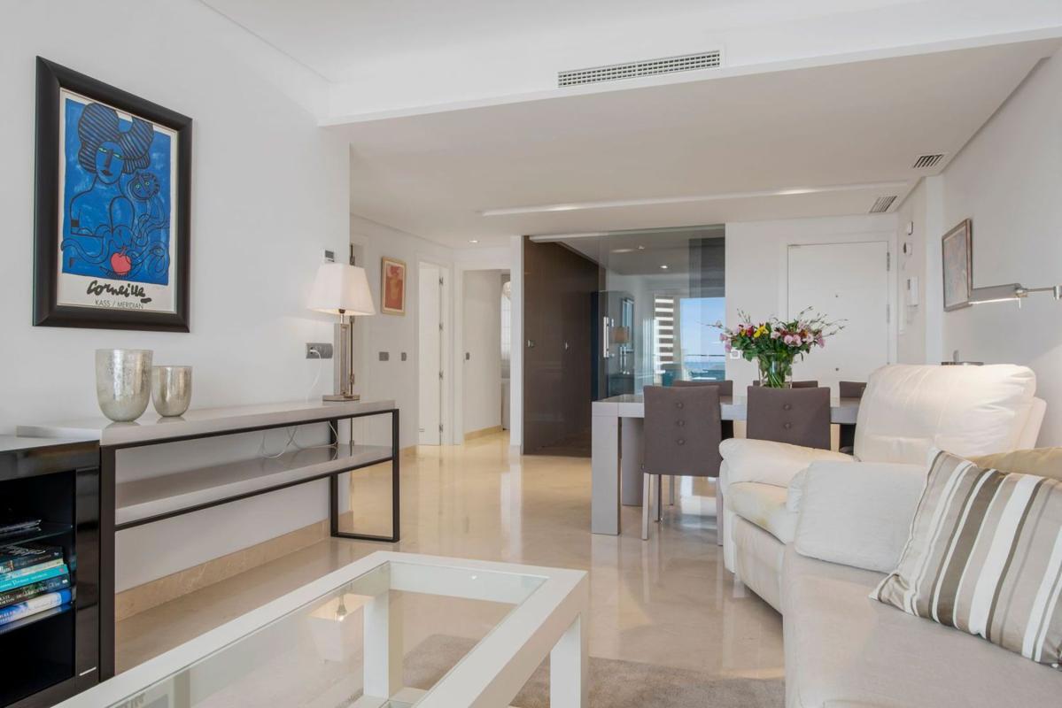 Sale of apartment in Piso en Los Arqueros-Puerto del Almendro, Benahavís, Benahavís
 photo 3