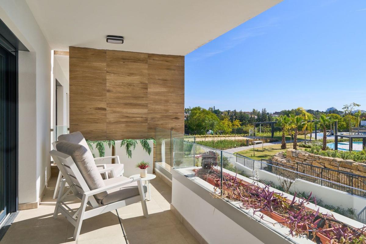 Sale of apartment in Piso en Benatalaya, Estepona, Estepona
 photo 2