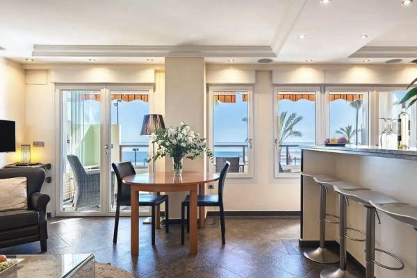 Venta de piso en Piso en Paseo Marítimo Rey de España, Zona Puerto Deportivo, Fuengirola, Fuengirola
thumbnail 2