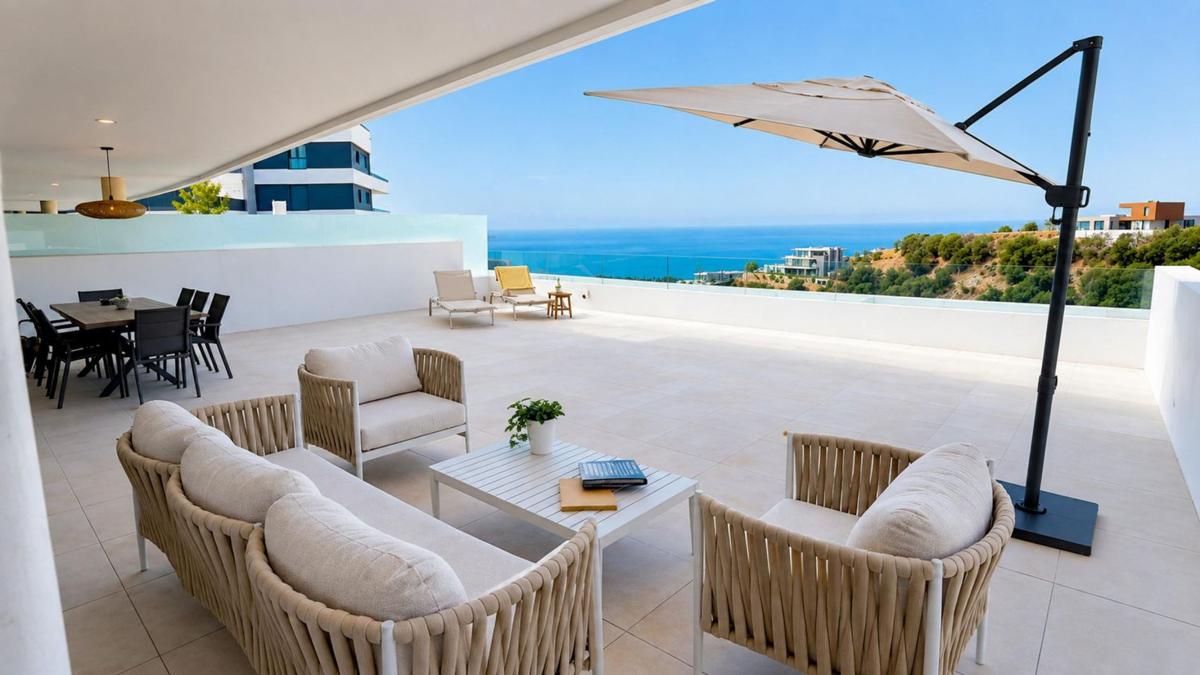 Venta de piso en Piso en Carretera de Lomas de Marbella, Alto de los Monteros, Marbella, Marbella
 photo 2