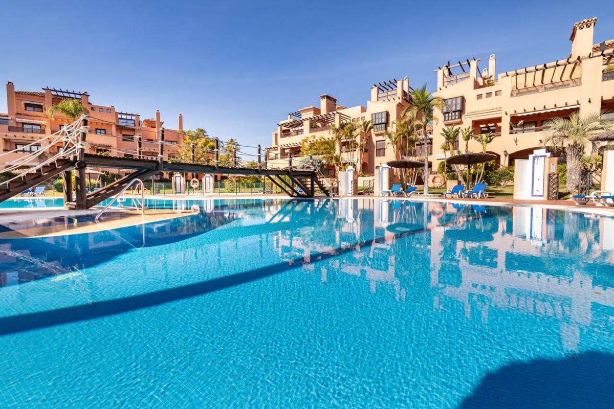 Venta de piso en Piso en Atalaya-Isdabe, Estepona, Estepona
photo 2