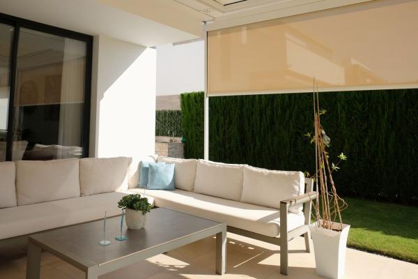 Chalet pareado en Calle Lima, La Concha-Resina Golf, Estepona thumbnail 3