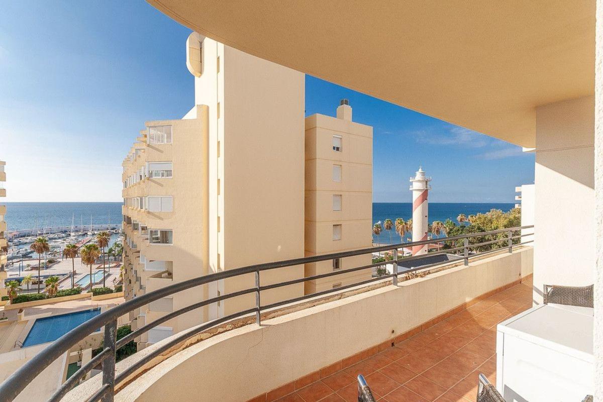 Venta de piso en Piso en Avenida Antonio Belón, Playa Bajadilla-Puertos, Marbella, Marbella
photo 1