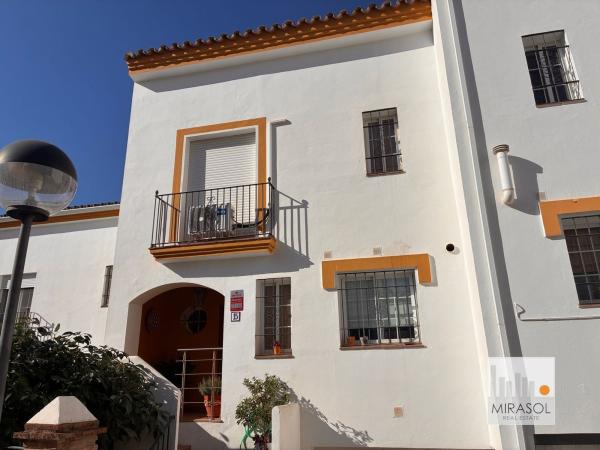 Chalet adosado en Peral Del, Seghers, Estepona thumbnail 3