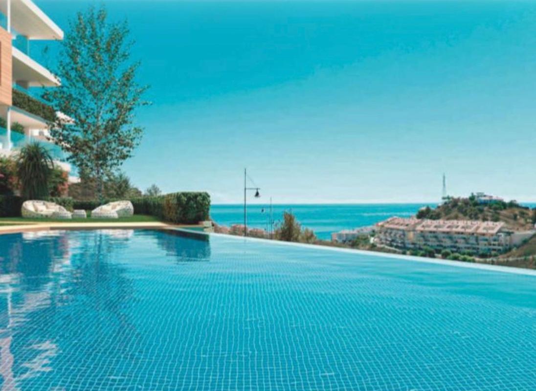 Venta de duplex en Dúplex en Avenida 8 de Marzo, El Higuerón, Fuengirola, Fuengirola photo 2