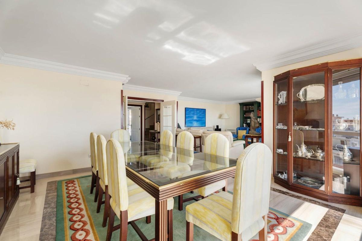 Продажа дуплекса на Dúplex en Hermanos Salon, Ricardo Soriano, Marbella, Марбелла photo 5