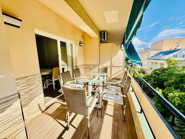 Venta de piso en Piso en Avenida Condes de San Isidro, 4, Zona Puerto Deportivo, Fuengirola, Fuengirola
thumbnail 3