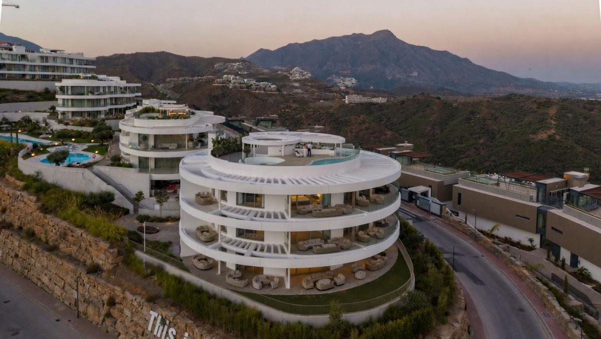 Sale of apartment in Piso en La Quinta, Benahavís, Benahavís
photo 1