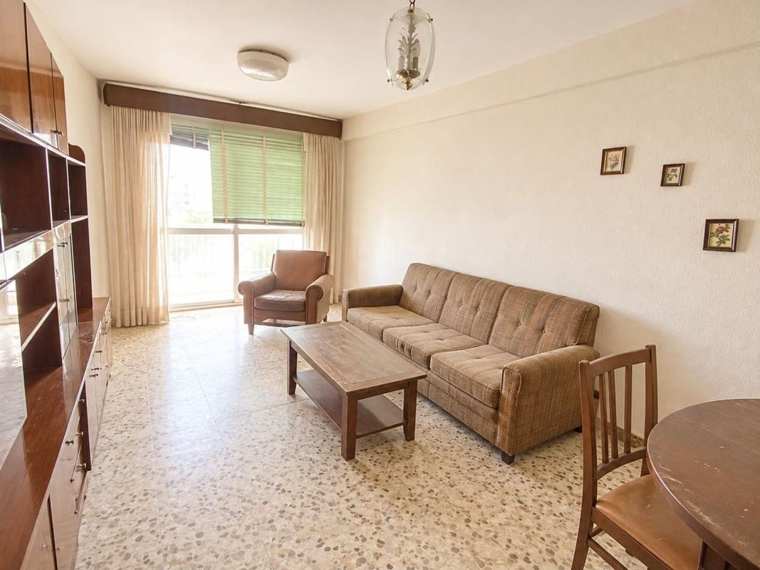 Venta de piso en Piso en Pasaje Augusto González Besada, Puerta Blanca - Almudena, Málaga, Málaga
photo 1