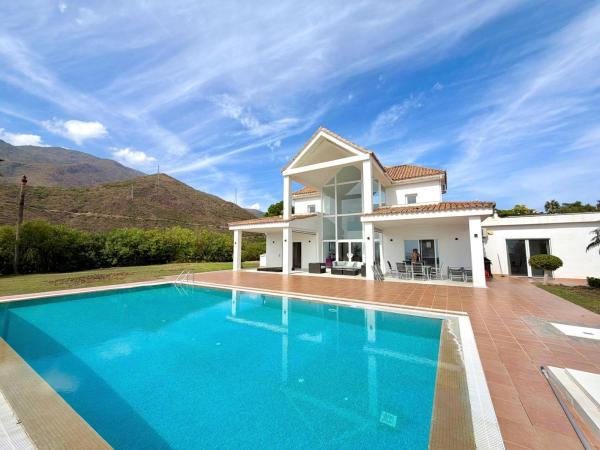 Casa o chalet independiente en Diseminado Diseminados, Altos de Estepona, Estepona photo 1