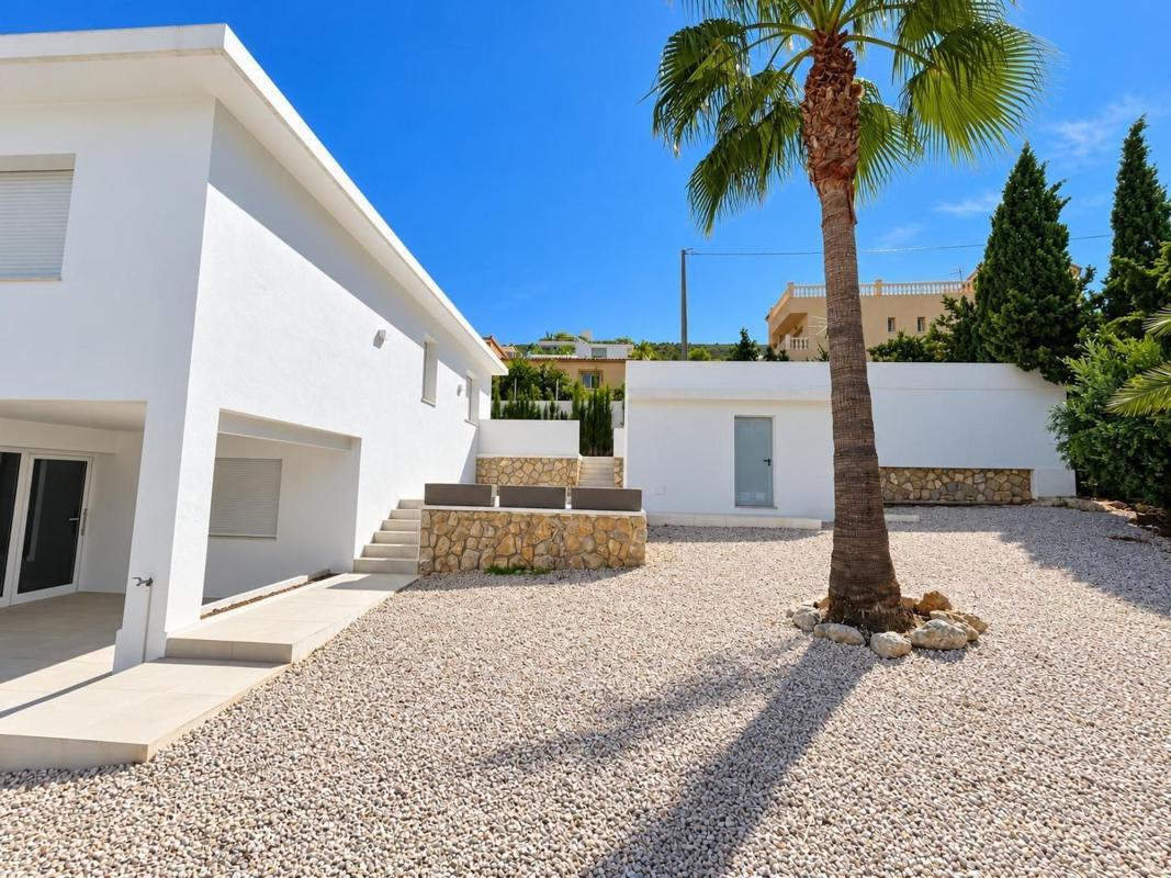 Properties for sale and rent in Spain photo 4