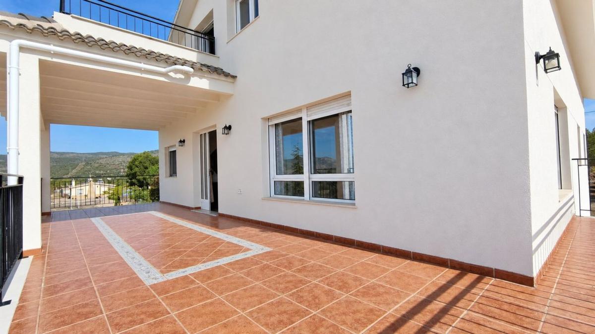 Sprzedaż niezależnego domku jednorodzinnego w  Casa o chalet en Onil, Onil photo 4