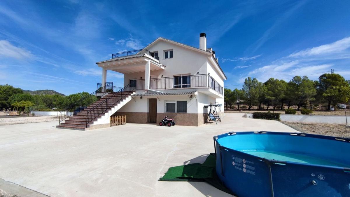 Sprzedaż niezależnego domku jednorodzinnego w  Casa o chalet en Onil, Onil photo 5