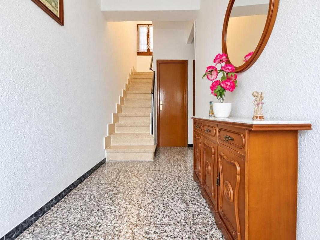 Properties for sale and rent in Spain photo 1