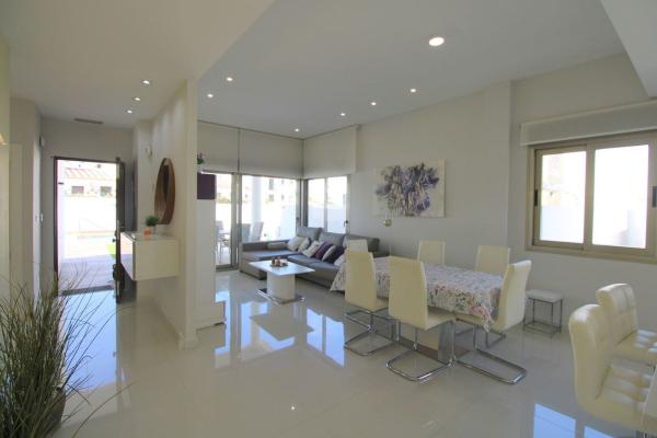 Independent chalet for sale in Casa o chalet en Villamartín, Orihuela, Orihuela
thumbnail 2