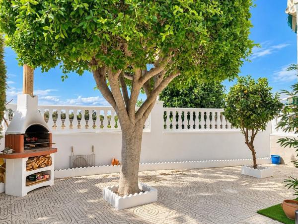 Chalet adosado en Calle Sauce, Cañada del Molino, Torrevieja thumbnail 2