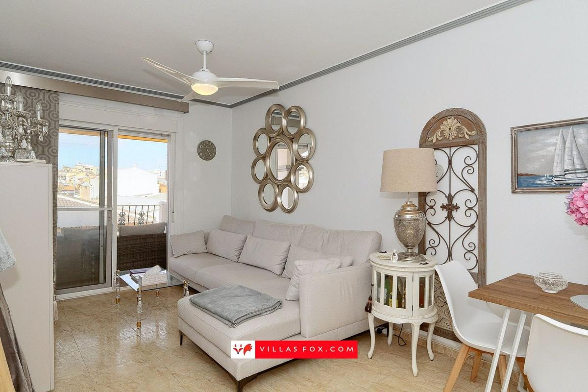 Sale of apartment in Piso en Calle Maestro Serrano, Centro, San Miguel de Salinas, San Miguel de Salinas
 photo 5