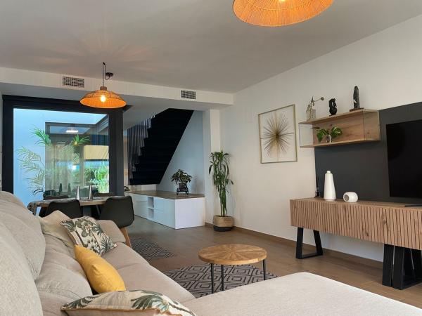 Chalet adosado en Paseo Emperador Nerón, 6, Platja de Torres, La Villajoyosa / Vila Joiosa photo 2