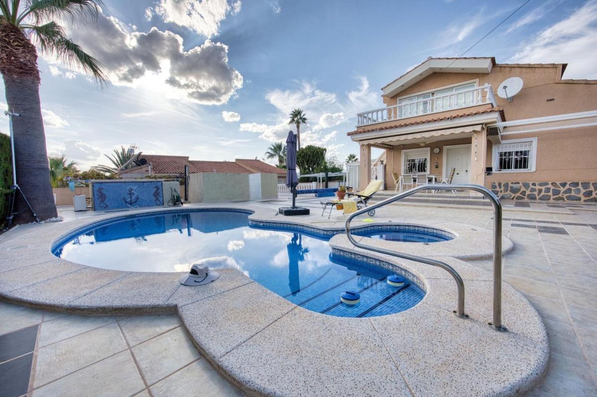 Properties for sale and rent in Spain photo 1