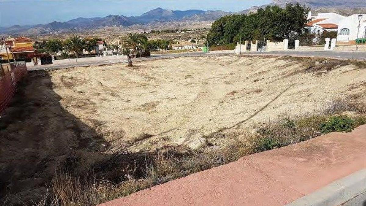 Terreno en venta en Busot, Alicante photo 2