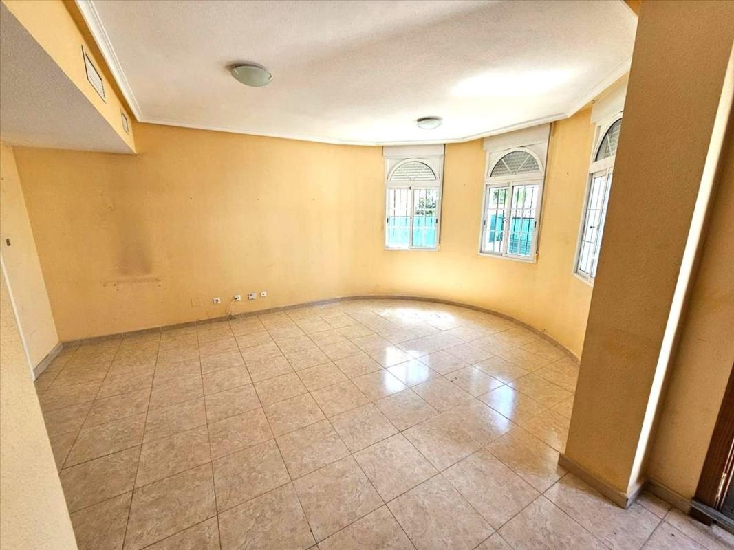 Properties for sale and rent in Spain photo 5