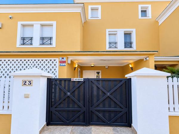 Chalet pareado en Avenida Pintor Pérez Gil, 1, Alicante Golf, Alicante / Alacant photo 1