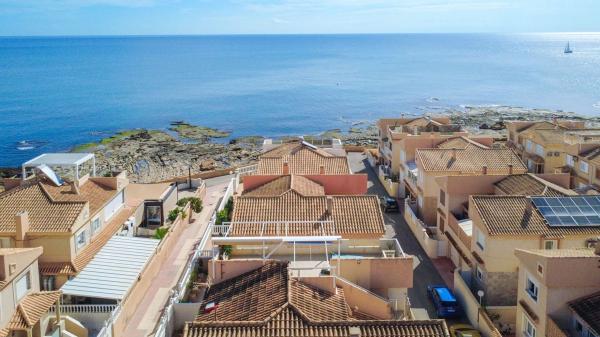 Chalet wolnostojący na sprzedaż w Casa o chalet en Miramar - Torre del Moro, Torrevieja, Torrevieja thumbnail 2