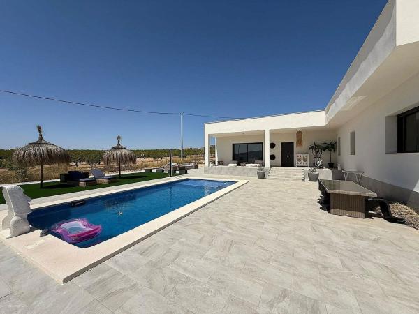 Chalet independiente en venta en Casa o chalet en Pinoso, Pinoso
thumbnail 2