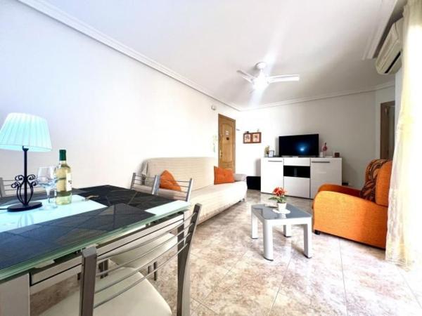 Sale of flat in Piso en Ronda D. Ricardo Lafuente Aguado, Parque Acuático - Sector 25, Torrevieja, Torrevieja
 photo 4