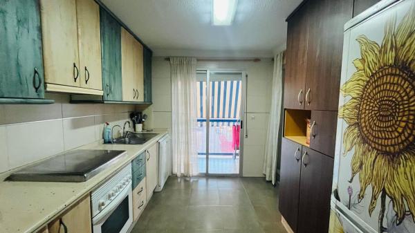 Venta de piso en Piso en Avenida Canalejas, 29, Puerto, Santa Pola, Santa Pola
thumbnail 2