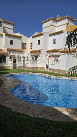 Chalet adosado en Aguas Nuevas, Torrevieja photo 2